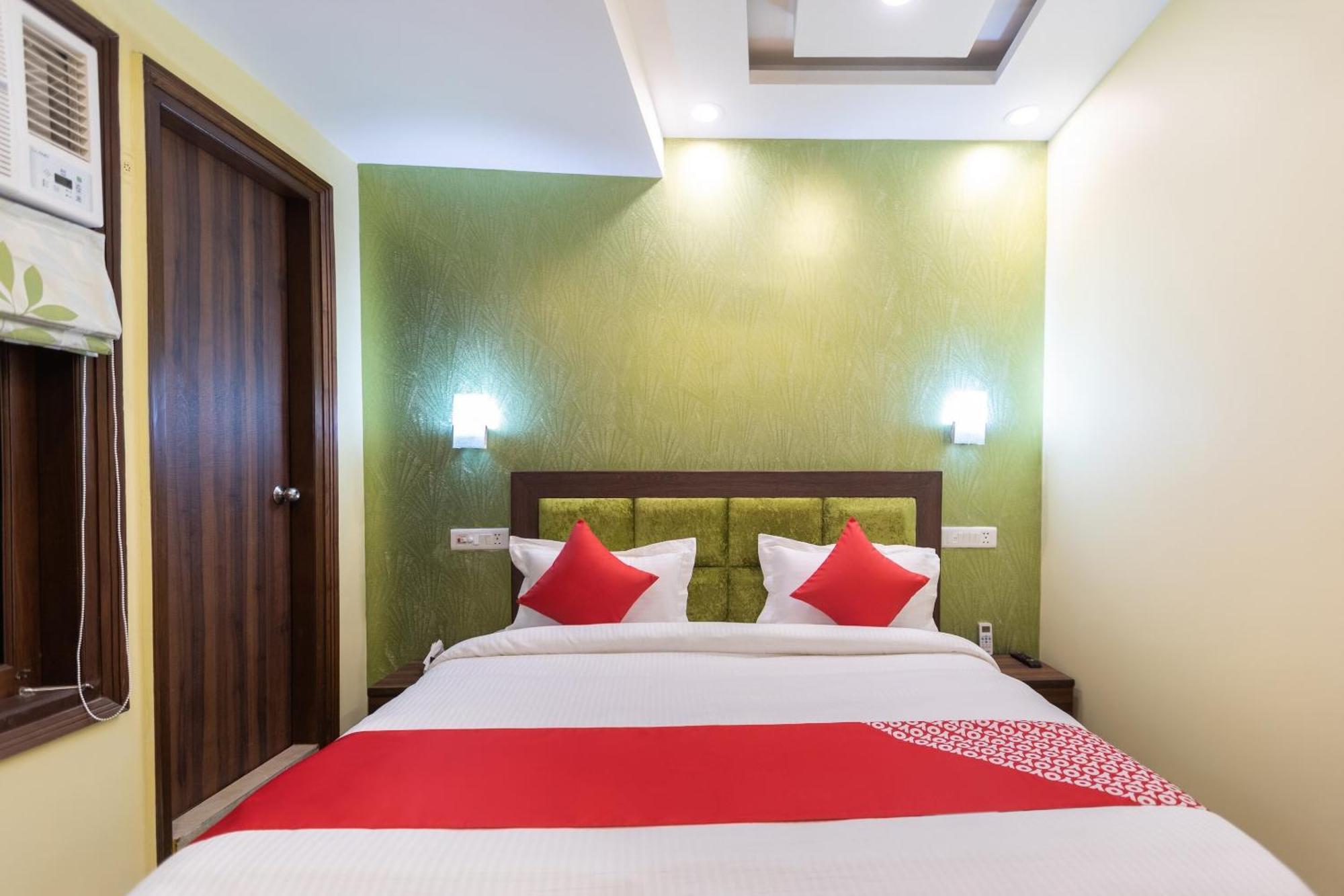Super Oyo Hotel O Red Stone Inn Nové Dillí Exteriér fotografie