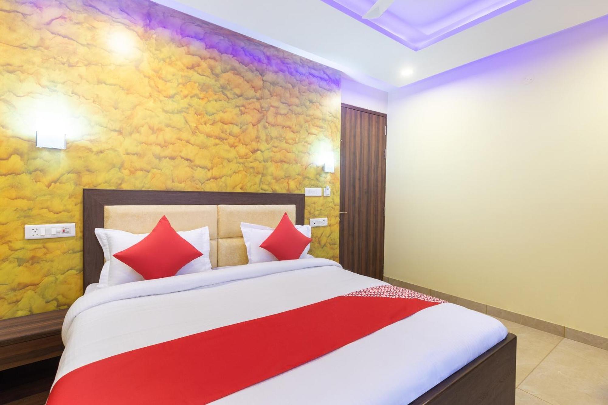 Super Oyo Hotel O Red Stone Inn Nové Dillí Exteriér fotografie